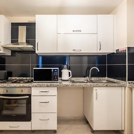 Flat Close To Metro Station And Malls In Kagithane Διαμέρισμα *